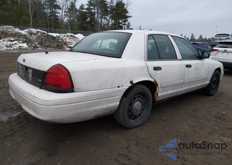 2011 Ford Crown Victoria Police Interceptor z USA, uszkodzony, nr VIN 2FABP7BV0BX168477